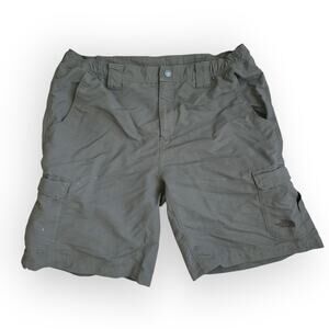 The North Face Olive Green Nylon Cargo Shorts Hiking Fishing Men Sz L
